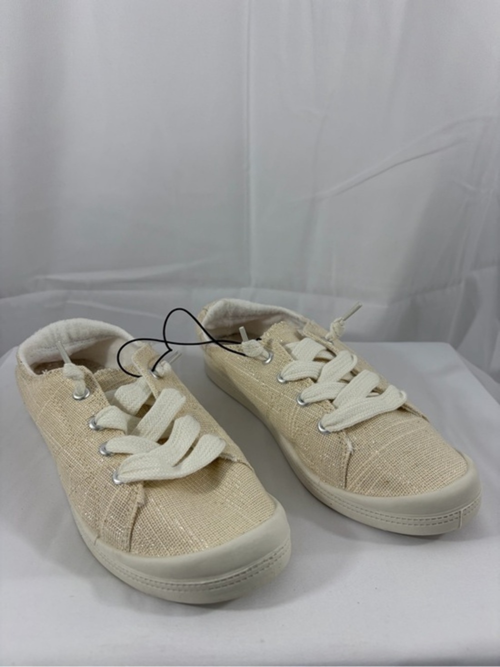 NWT Pop Women’s Size 6.5 Beige Canvas Easy Slip On Sneakers